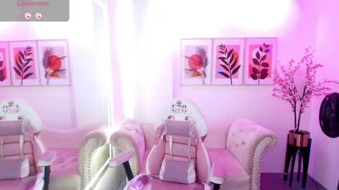 Snapshot of chloe_meoww chatting on May 11, 2026, 11:49 am Chloe online show from May 11, 2026, 11:49 am