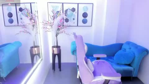 Chloe  online show from July 17, 2026, 11:50 am