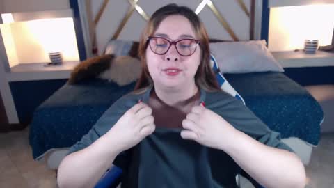 chloe_prg online show from January 29, 2025, 12:24 pm