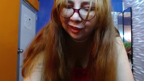 chloe_prg online show from March 5, 2025, 3:51 pm