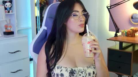 Snapshot of chloe_rem chatting on September 11, 2025, 12:11 am . online show from September 11, 2025, 12:11 am