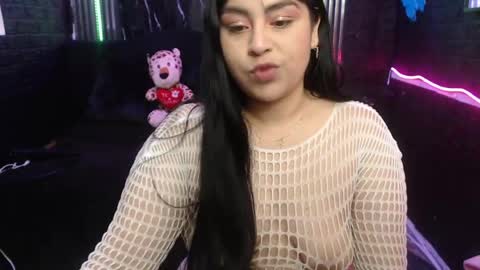 chloe_smith5 online show from April 25, 2026, 1:52 pm