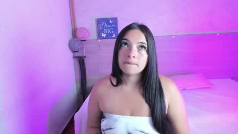 chloe_stark_ online show from May 1, 2026, 12:21 pm