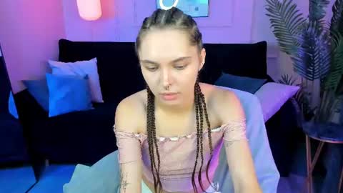 Chloe online show from June 28, 2026, 7:14 am