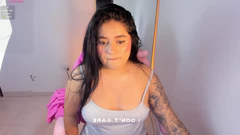 Snapshot of chloe_t2 chatting on June 5, 2026, 1:23 am chloe_t2 online show from June 5, 2026, 1:23 am