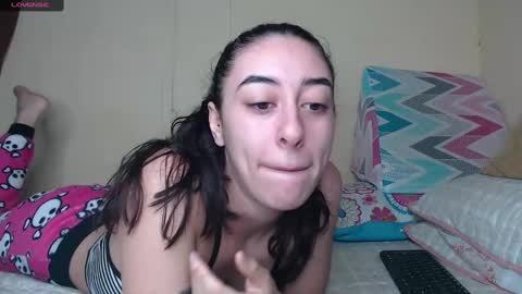 Snapshot of chloe_vahos chatting on January 4, 2025, 1:42 pm Chloe online show from January 4, 2025, 1:42 pm