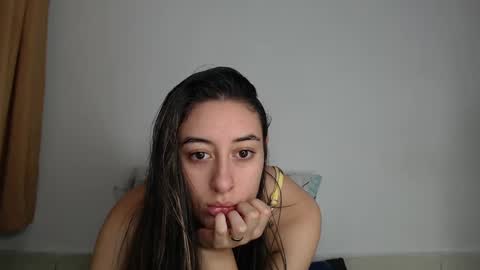 Snapshot of chloe_vahos chatting on September 18, 2025, 5:26 pm Chloe online show from September 18, 2025, 5:26 pm