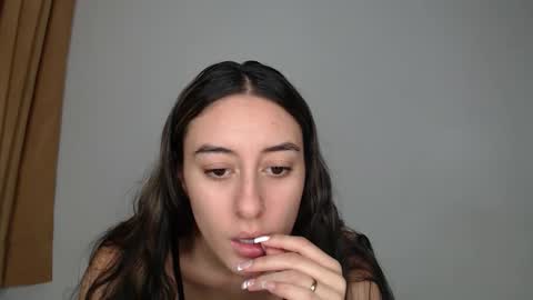 Snapshot of chloe_vahos chatting on September 19, 2025, 10:21 pm Chloe online show from September 19, 2025, 10:21 pm