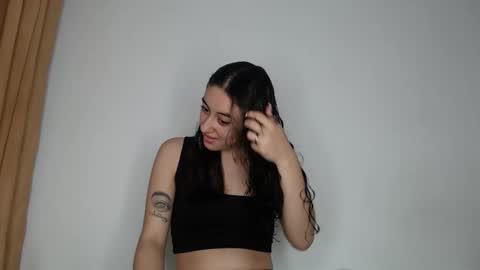 Snapshot of chloe_vahos chatting on September 25, 2025, 9:40 pm Chloe online show from September 25, 2025, 9:40 pm