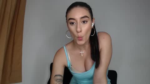 Snapshot of chloe_vahos chatting on September 29, 2025, 12:16 am Chloe online show from September 29, 2025, 12:16 am