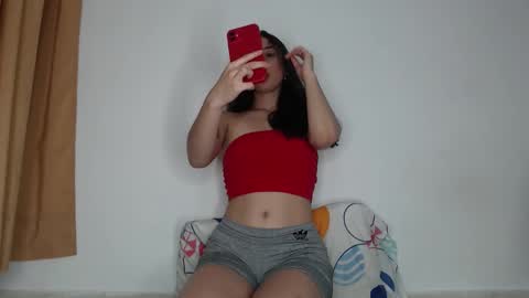 Snapshot of chloe_vahos chatting on October 6, 2025, 9:12 pm Chloe online show from October 6, 2025, 9:12 pm