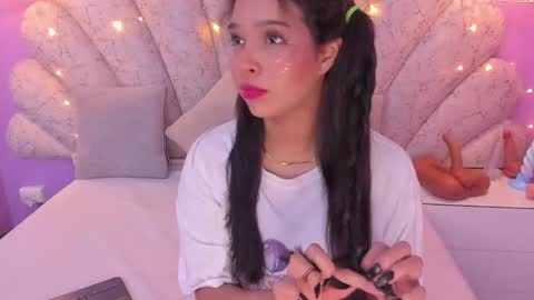 Snapshot of chloe_watson_ chatting on March 2, 2025, 8:07 pm online show from March 2, 2025, 8:07 pm