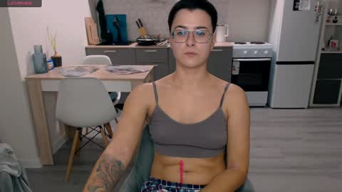 Eva and Sandra online show from December 15, 2024, 8:47 pm