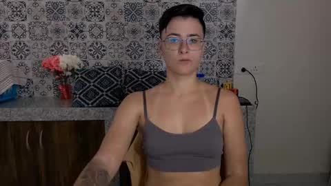 Eva and Sandra online show from February 21, 2025, 5:02 am