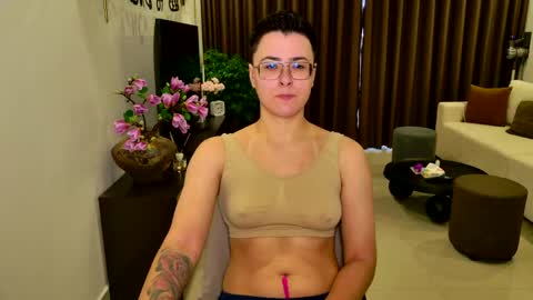 Eva and Sandra online show from April 17, 2026, 7:44 am