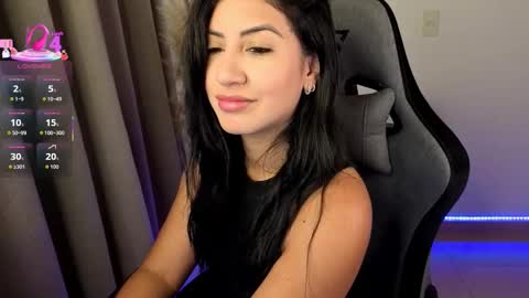 Chloe online show from April 28, 2026, 11:04 am