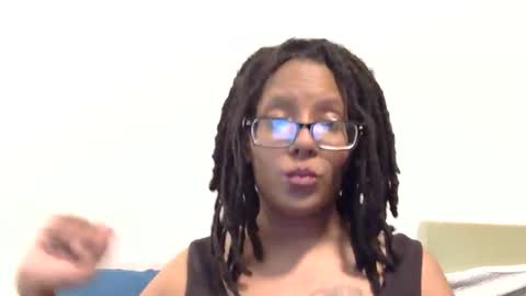 Chloe online show from March 30, 2026, 1:45 pm