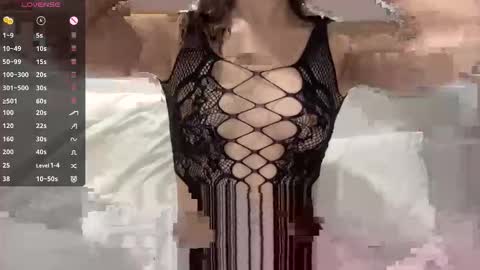 Snapshot of chloee__x chatting on October 30, 2025, 11:11 am chloee__x online show from October 30, 2025, 11:11 am