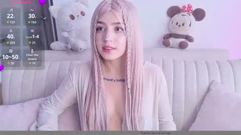 Snapshot of chloee_gardner chatting on August 2, 2026, 9:02 pm Chloe online show from August 2, 2026, 9:02 pm