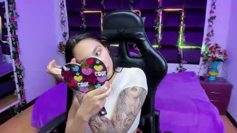 Snapshot of chloee_thompson chatting on February 18, 2025, 2:59 am ChloeeThompson online show from February 18, 2025, 2:59 am