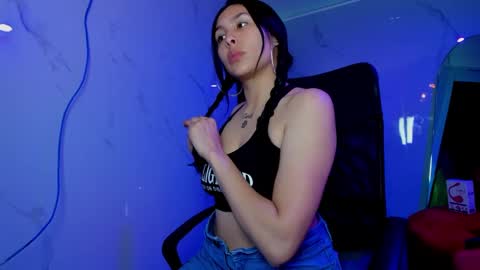 Snapshot of chloee_thompson chatting on September 9, 2025, 1:49 am ChloeeThompson online show from September 9, 2025, 1:49 am