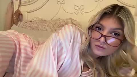 chloeesage online show from July 22, 2026, 10:12 pm