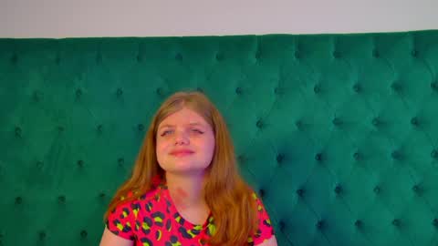ChloeHalses online show from April 28, 2026, 5:12 am