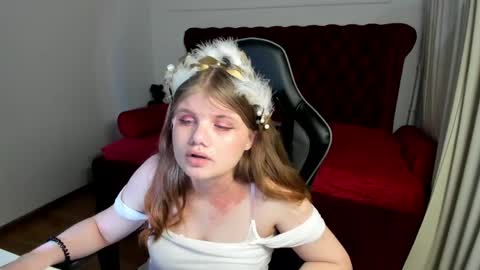 ChloeHalses online show from June 7, 2026, 4:00 pm