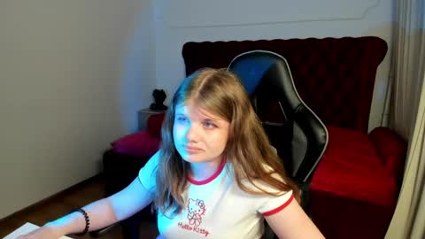 ChloeHalses online show from June 8, 2026, 1:28 am