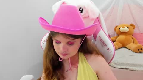 Snapshot of chloehalses chatting on June 30, 2026, 5:25 pm ChloeHalses online show from June 30, 2026, 5:25 pm