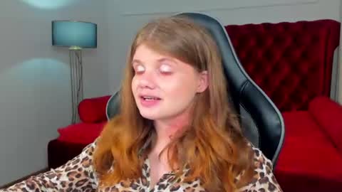 Snapshot of chloehalses chatting on July 2, 2026, 5:41 pm ChloeHalses online show from July 2, 2026, 5:41 pm
