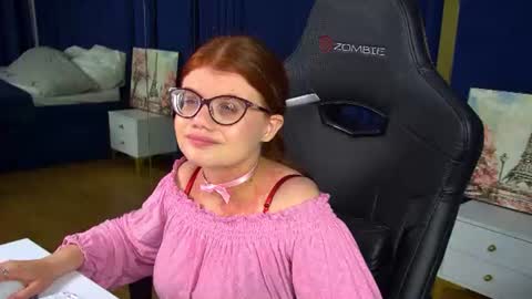 Snapshot of chloehalses chatting on July 31, 2026, 5:12 pm ChloeHalses online show from July 31, 2026, 5:12 pm