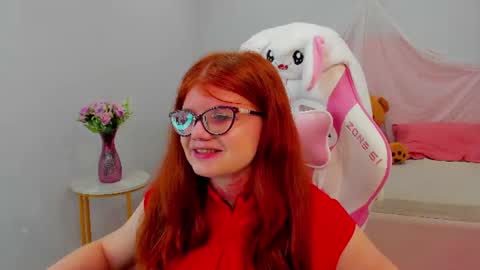 Snapshot of chloehalses chatting on August 4, 2026, 5:10 am ChloeHalses online show from August 4, 2026, 5:10 am