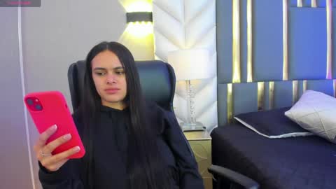  Chloe Harper  online show from April 29, 2026, 11:47 am