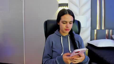  Chloe Harper  online show from June 25, 2026, 11:48 am