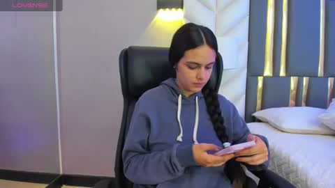  Chloe Harper  online show from July 9, 2026, 11:58 am