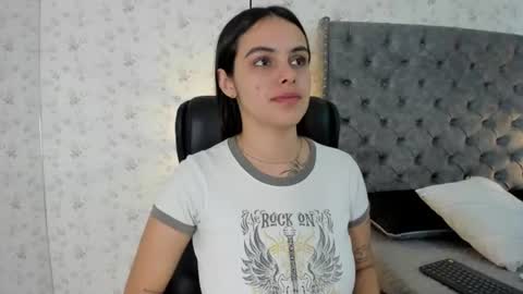  Chloe Harper  online show from July 18, 2026, 3:05 pm