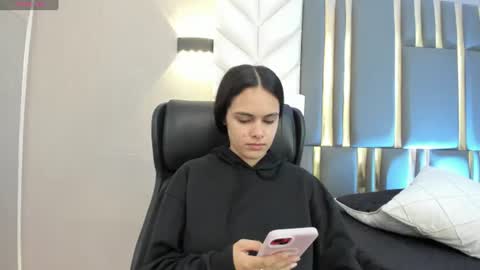  Chloe Harper  online show from July 30, 2026, 11:53 am