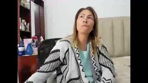 chloemiller   online show from January 14, 2025, 1:58 am