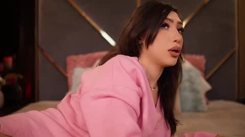 chloemin_ online show from January 18, 2026, 7:06 pm