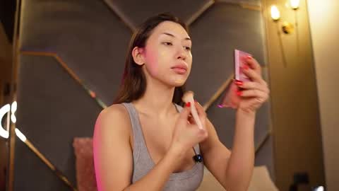 chloemin_ online show from February 8, 2026, 7:34 am