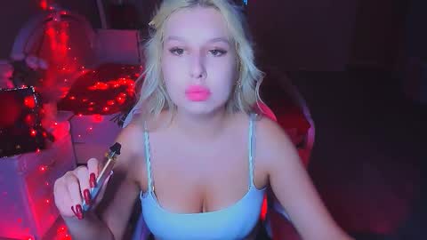 Snapshot of chloericci chatting on October 15, 2025, 10:37 am ChloeRicci online show from October 15, 2025, 10:37 am