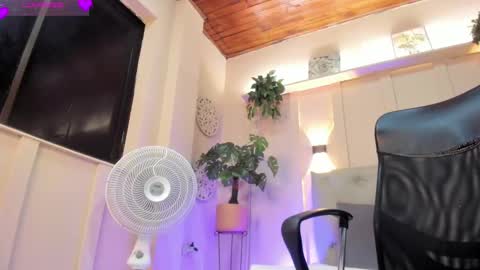 Snapshot of chloerossee chatting on March 4, 2025, 7:08 am Chloe rosse online show from March 4, 2025, 7:08 am