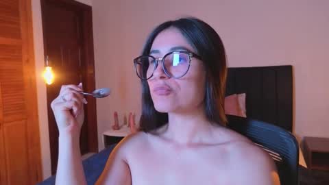 ChloeTurner  online show from February 27, 2026, 9:37 pm