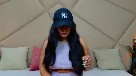 Snapshot of chloevee chatting on September 28, 2025, 5:02 am Chloe Vee online show from September 28, 2025, 5:02 am