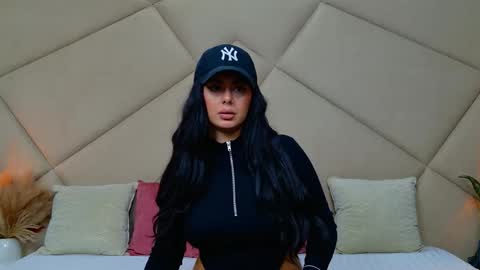 Snapshot of chloevee chatting on October 9, 2025, 5:05 am Chloe Vee online show from October 9, 2025, 5:05 am