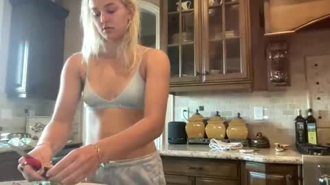 Snapshot of chloexbabe chatting on February 2, 2026, 11:47 pm Chloe Babe online show from February 2, 2026, 11:47 pm