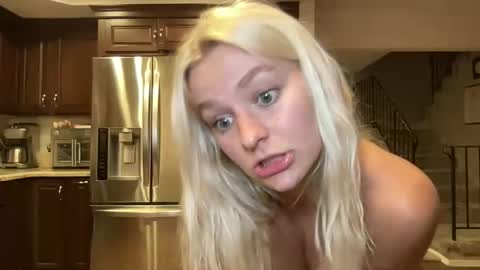 Snapshot of chloexbabe chatting on May 16, 2026, 10:36 am Chloe Babe online show from May 16, 2026, 10:36 am
