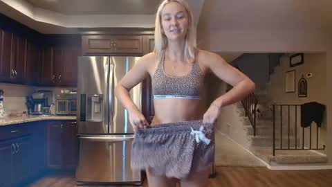 Snapshot of chloexbabe chatting on June 13, 2026, 6:00 am Chloe Babe online show from June 13, 2026, 6:00 am