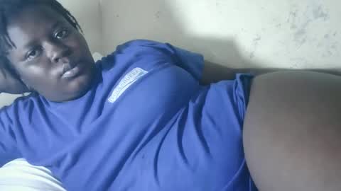 Snapshot of choclate_goddess chatting on October 13, 2025, 3:28 am Paula online show from October 13, 2025, 3:28 am